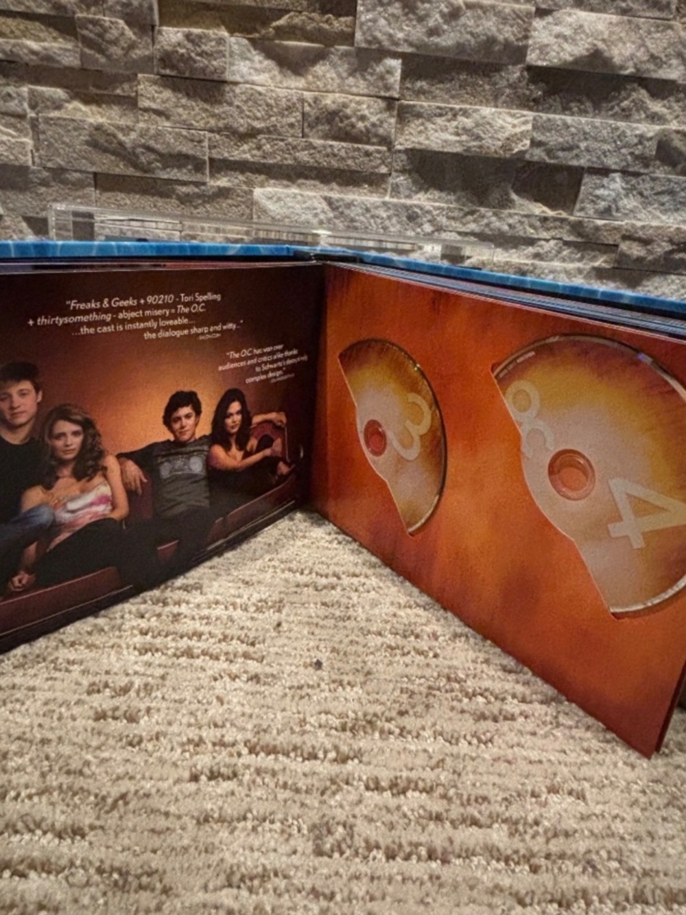 The OC Complete Series Set Limited Edition Book Set - RARE - Picture 6 of 7